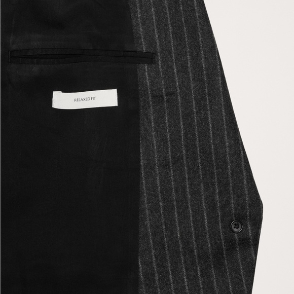 NWT! Banana Republic Gray Stripe Relaxed Slim Pinstripe Flannel Blazer and Pants - Picture 7 of 12